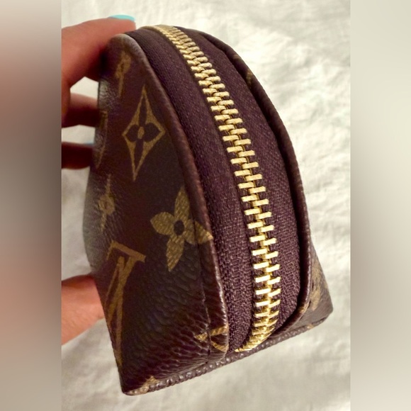 👑✅PRICE FIRM✅ Cute Small Brown Fashion Cosmetic Pouch - Picture 6 of 13